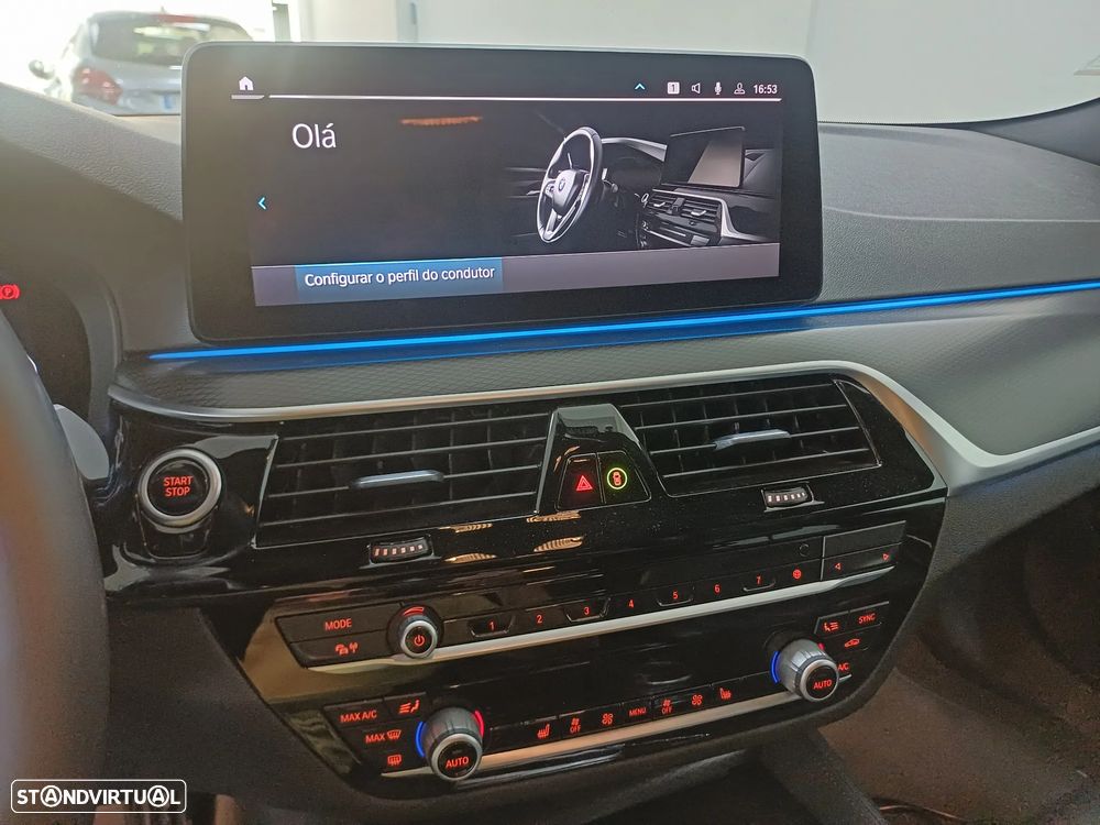 BMW 530 e Pack Desportivo M - 27
