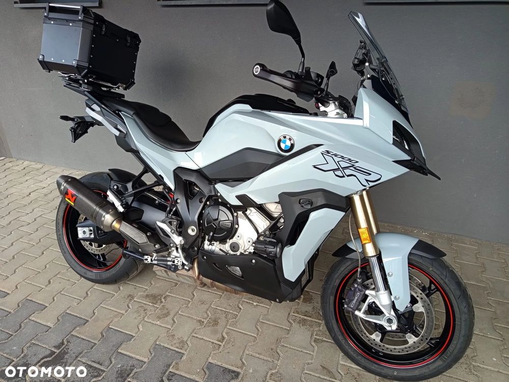 BMW S - 6