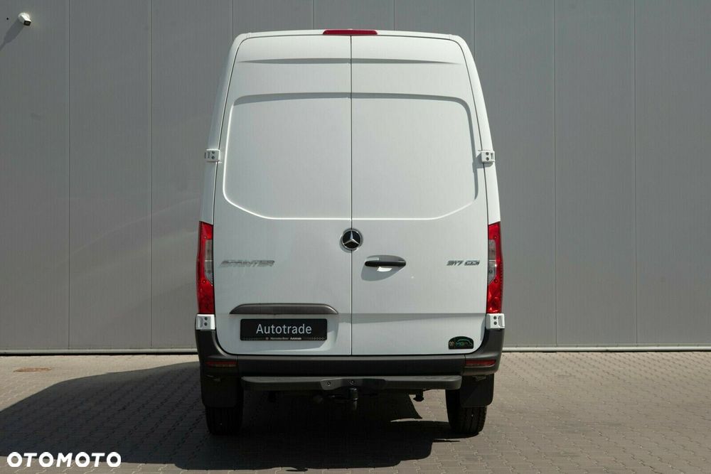 Mercedes-Benz Sprinter - 5