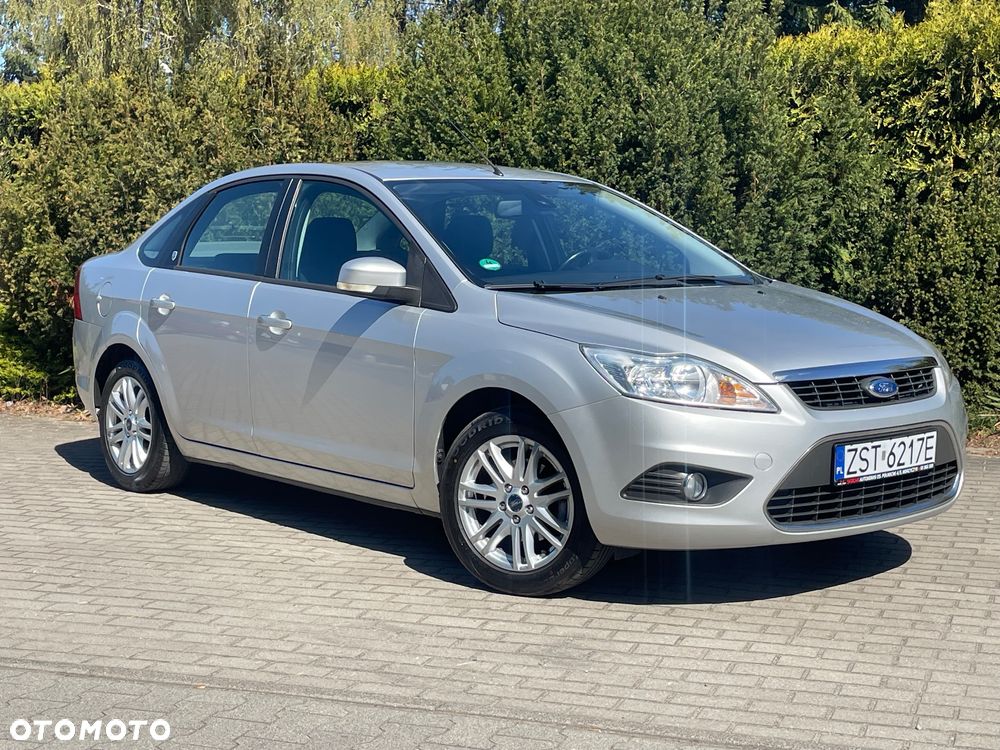 Ford Focus 1.6 Ghia - 27