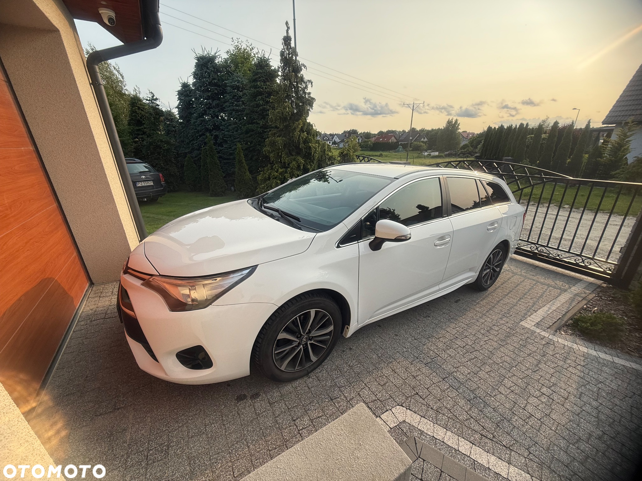 Toyota Avensis - 12