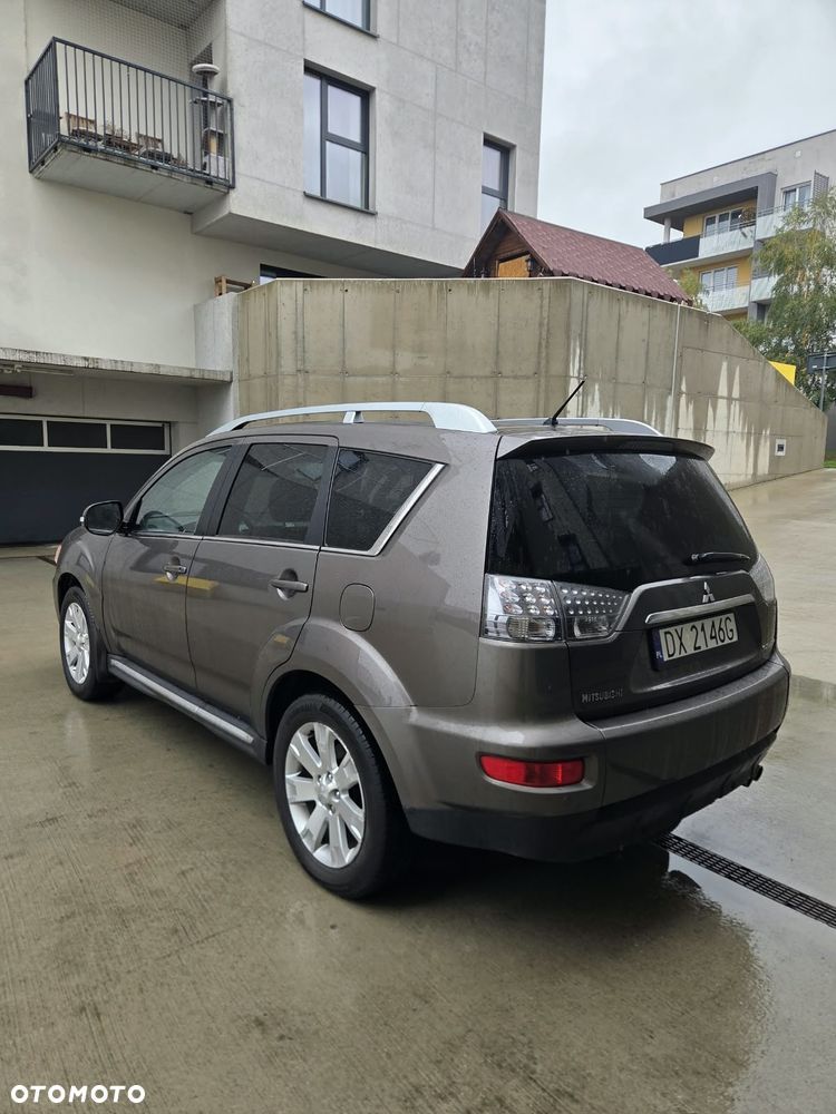 Mitsubishi Outlander - 3