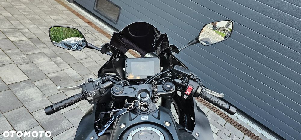 Honda CBR - 13