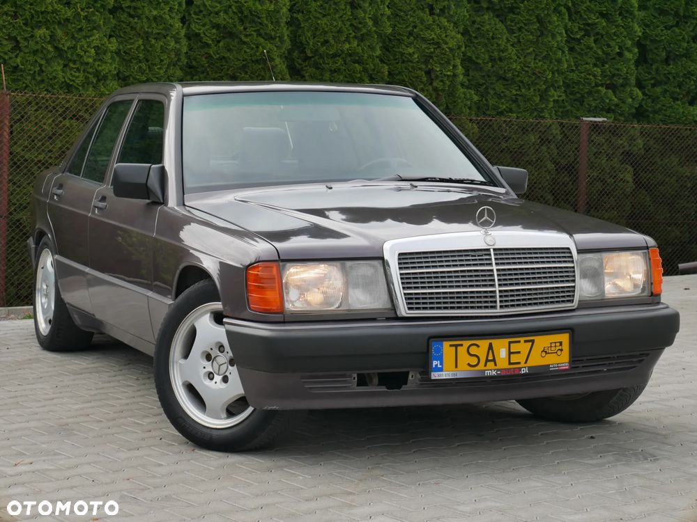 Mercedes-Benz W201 (190) - 2