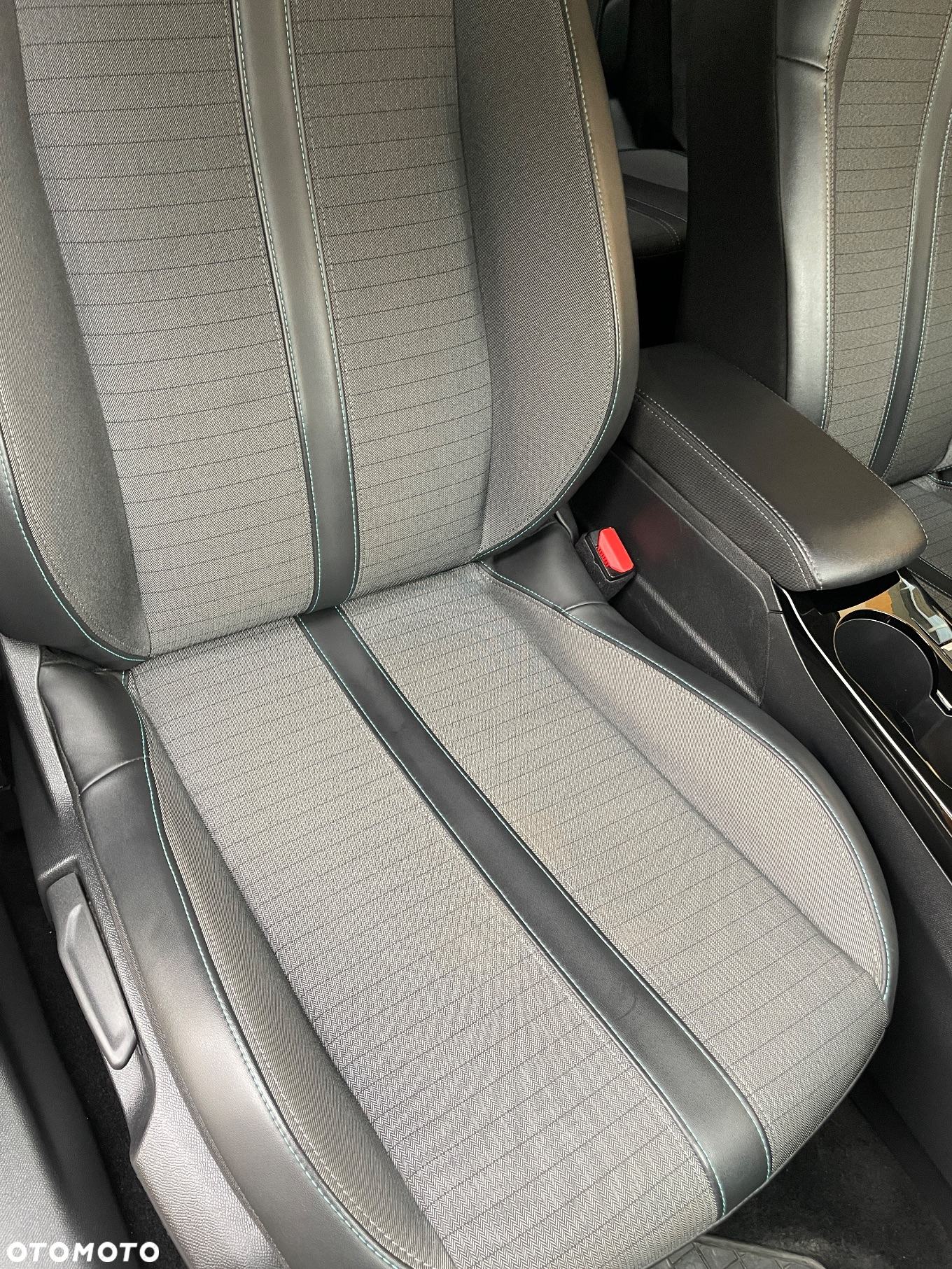 Peugeot 2008 1.2 PureTech Allure Pack S&S EAT8 - 10