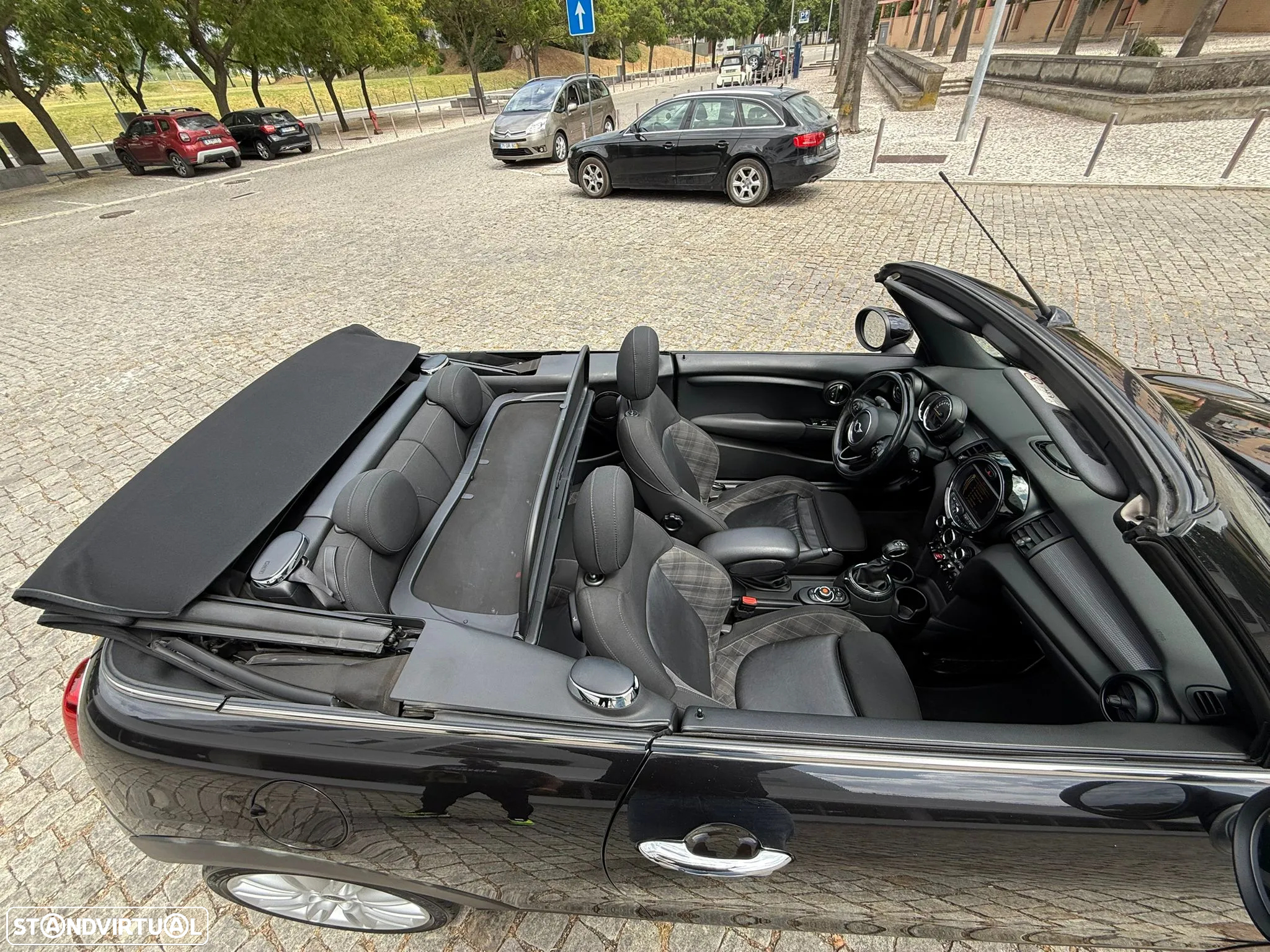 MINI Cabrio Cooper D Auto - 11