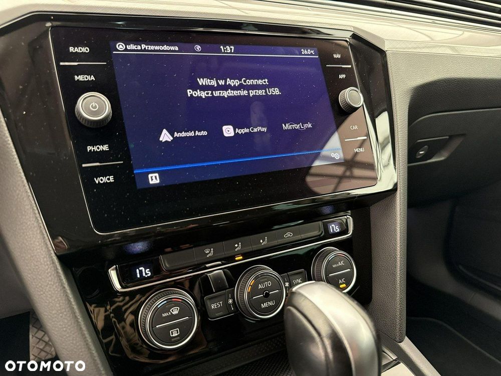 Volkswagen Passat - 26