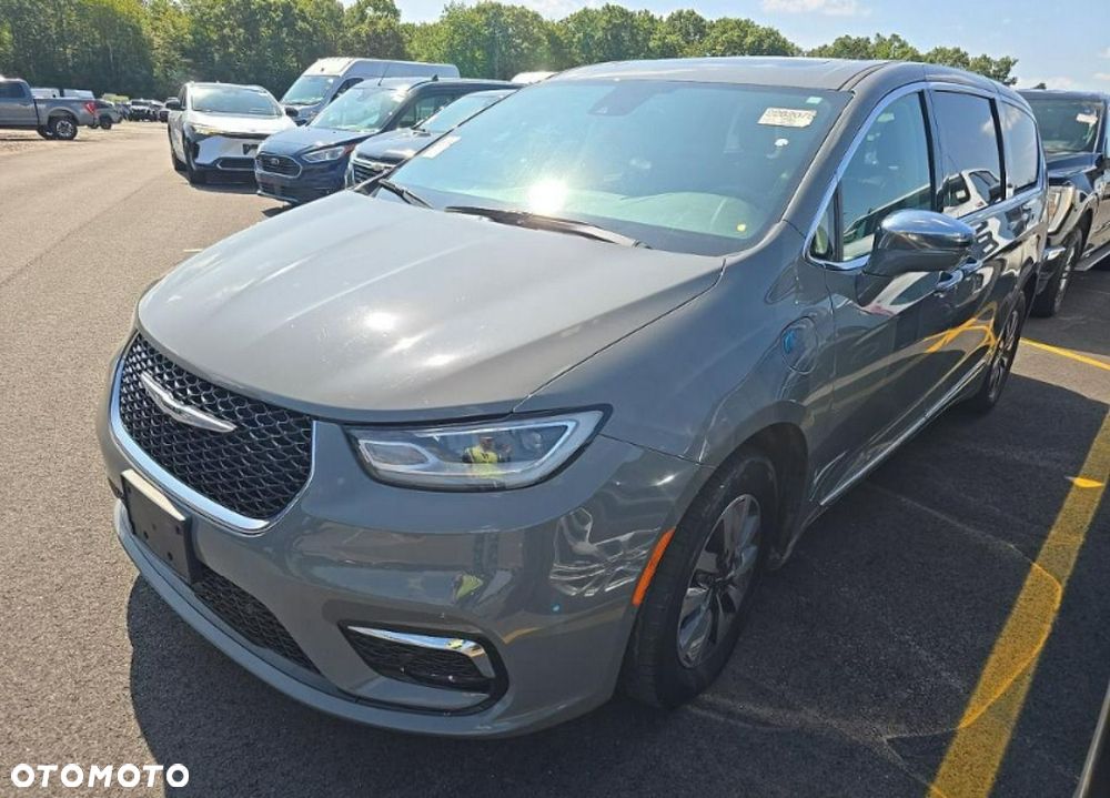 Chrysler Pacifica - 3