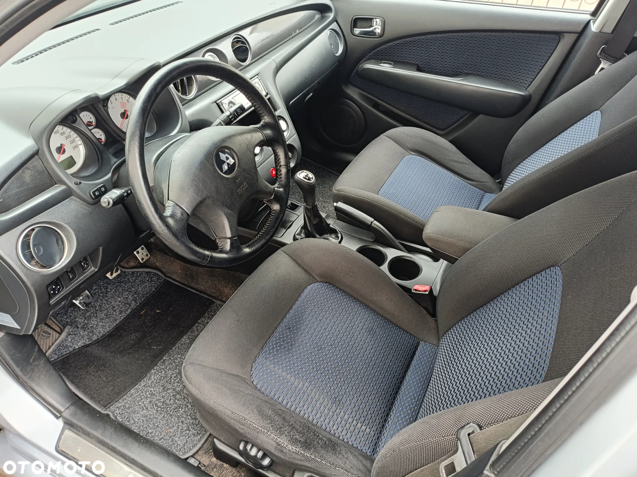 Mitsubishi Outlander 2.4 Dakar - 9