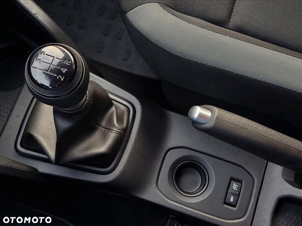 Dacia Duster 1.6 SCe Essential - 16