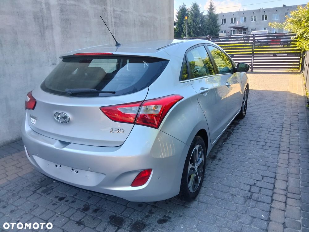 Hyundai i30 blue Kombi 1.6 CRDi YES Silver - 2
