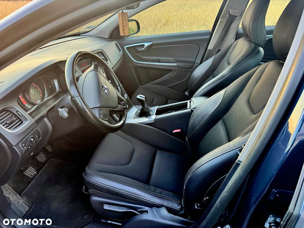 Volvo S60 D4 Drive-E Momentum - 9