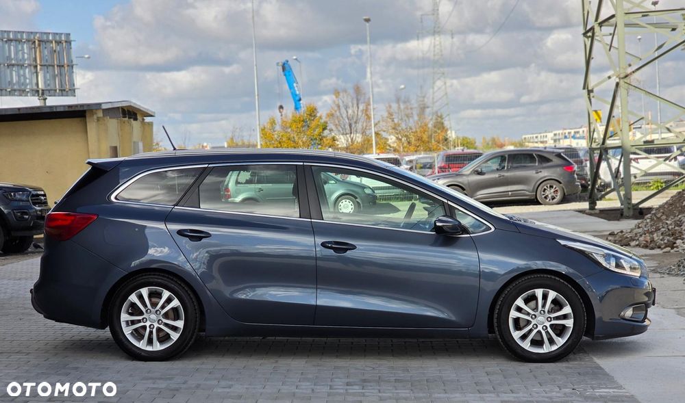 Kia Ceed - 12