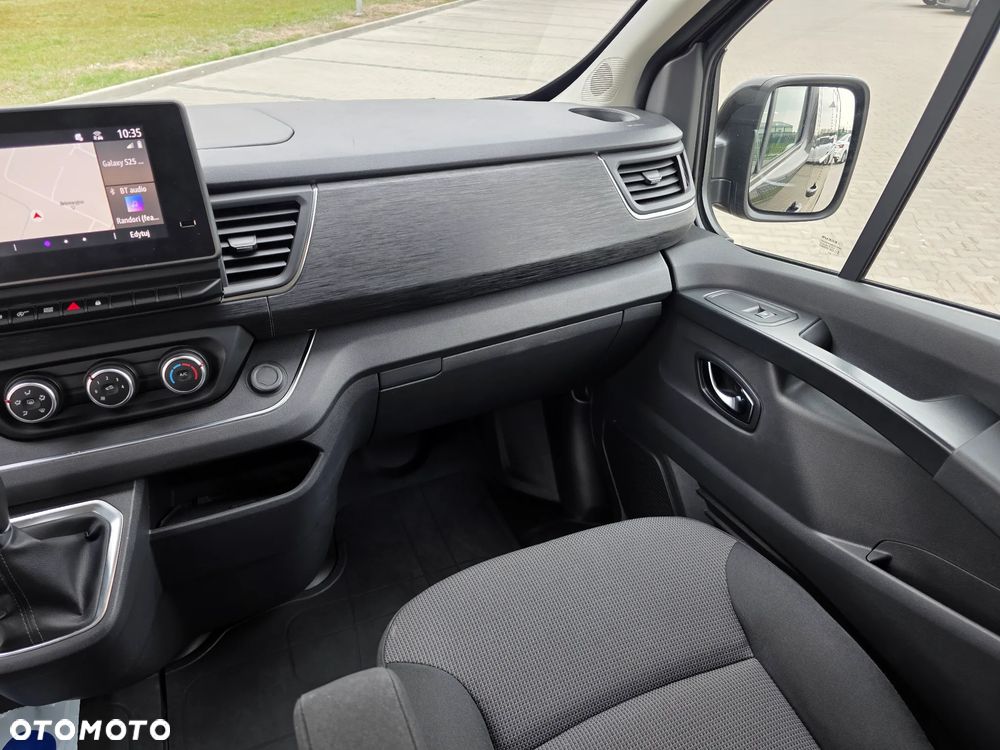 Renault Trafic - 21