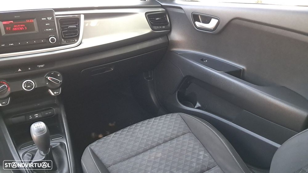 Kia Rio 1.4 CRDi TX - 31