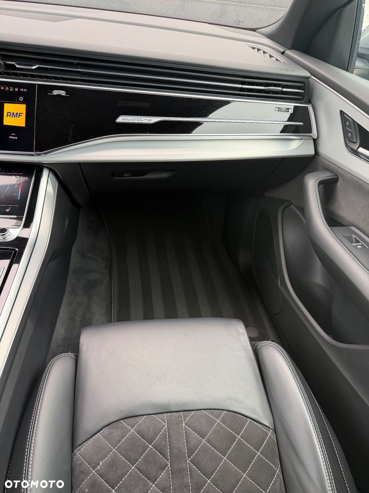 Audi SQ8 - 17