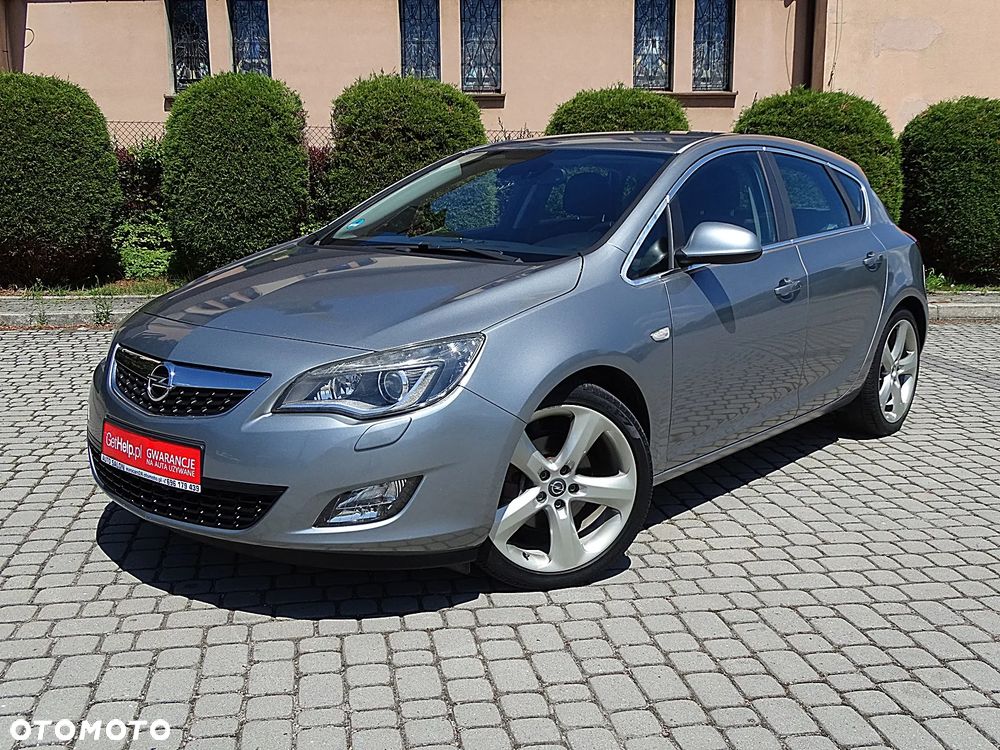 Opel Astra 1.6 Turbo Cosmo