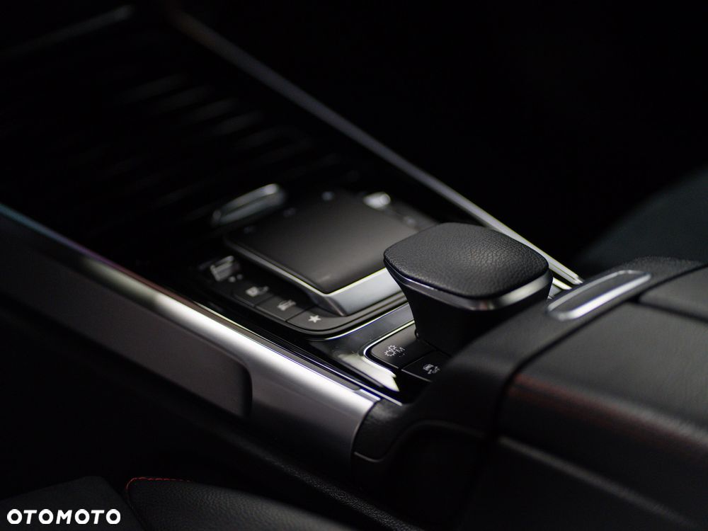 Mercedes-Benz GLB - 29