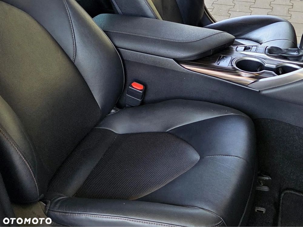 Toyota Camry 2.5 Hybrid Executive CVT - 11