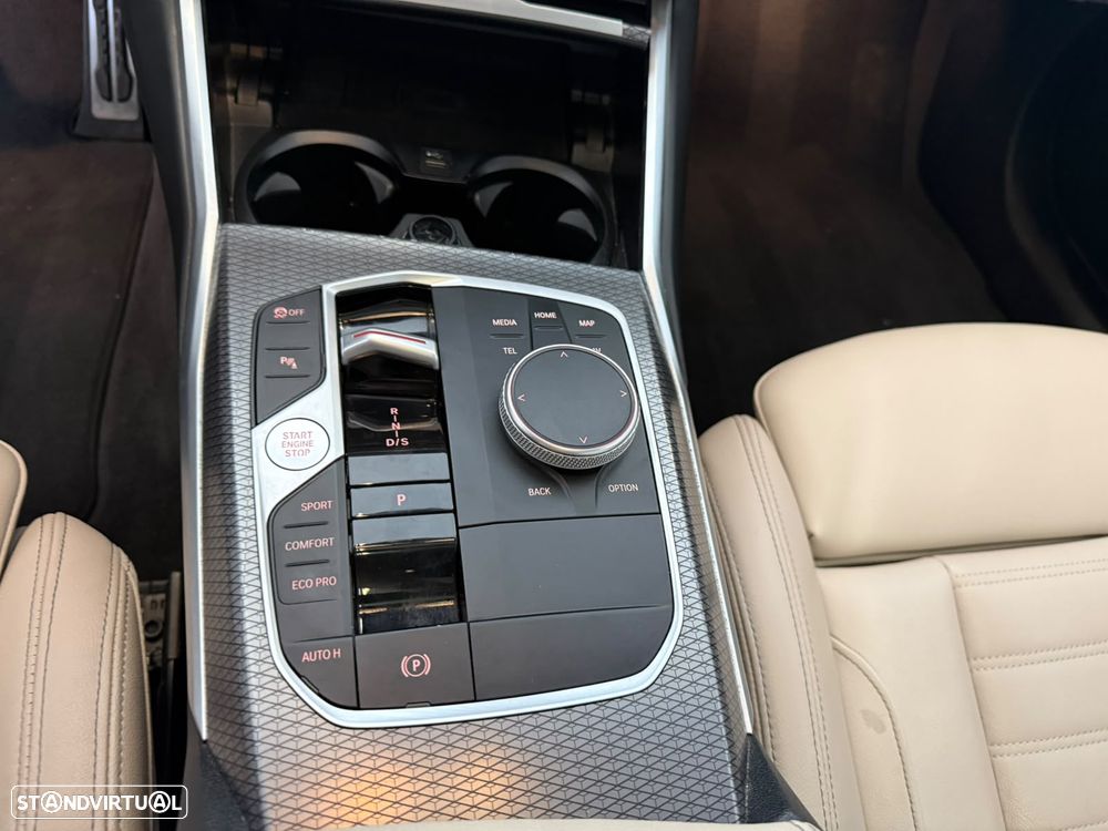 BMW 320 d Pack Desportivo M Auto - 22