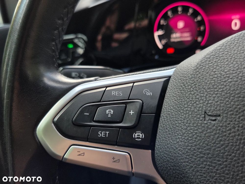 Volkswagen Golf 1.5 TSI EVO Life - 26