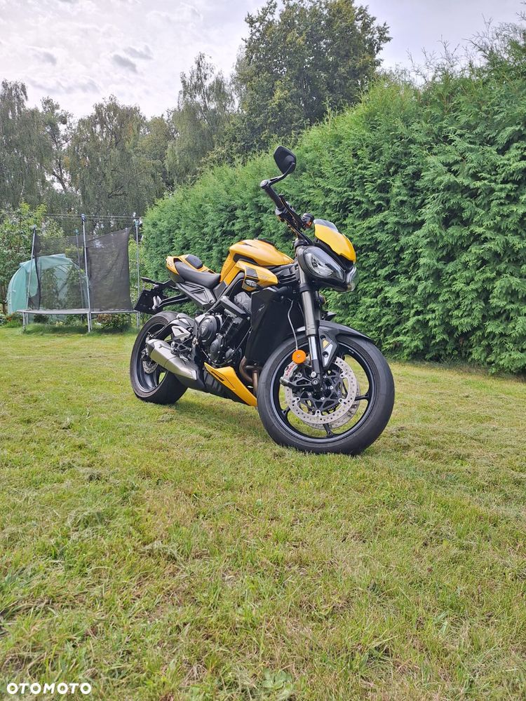 Triumph Street Triple - 22
