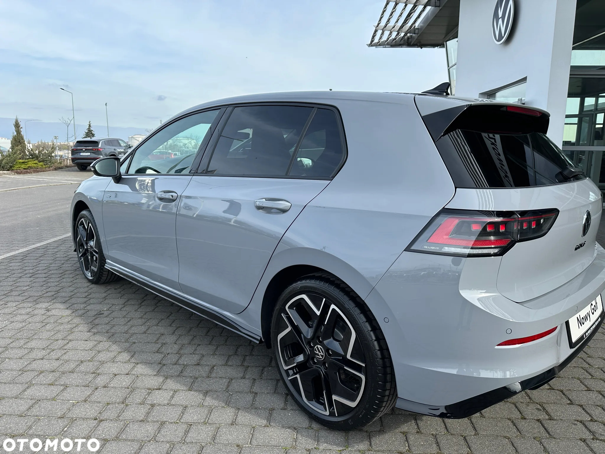 Volkswagen Golf - 10
