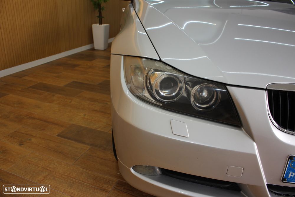 BMW 320 d Dynamic - 13