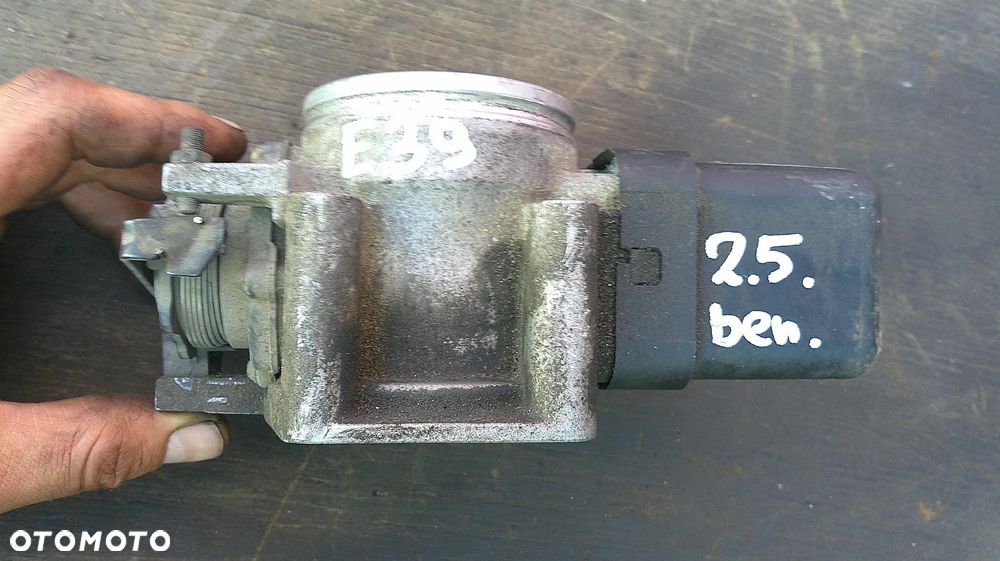 BMW E39 2.0  M52B20 PRZEPUSTNICA 13541433414 - 2