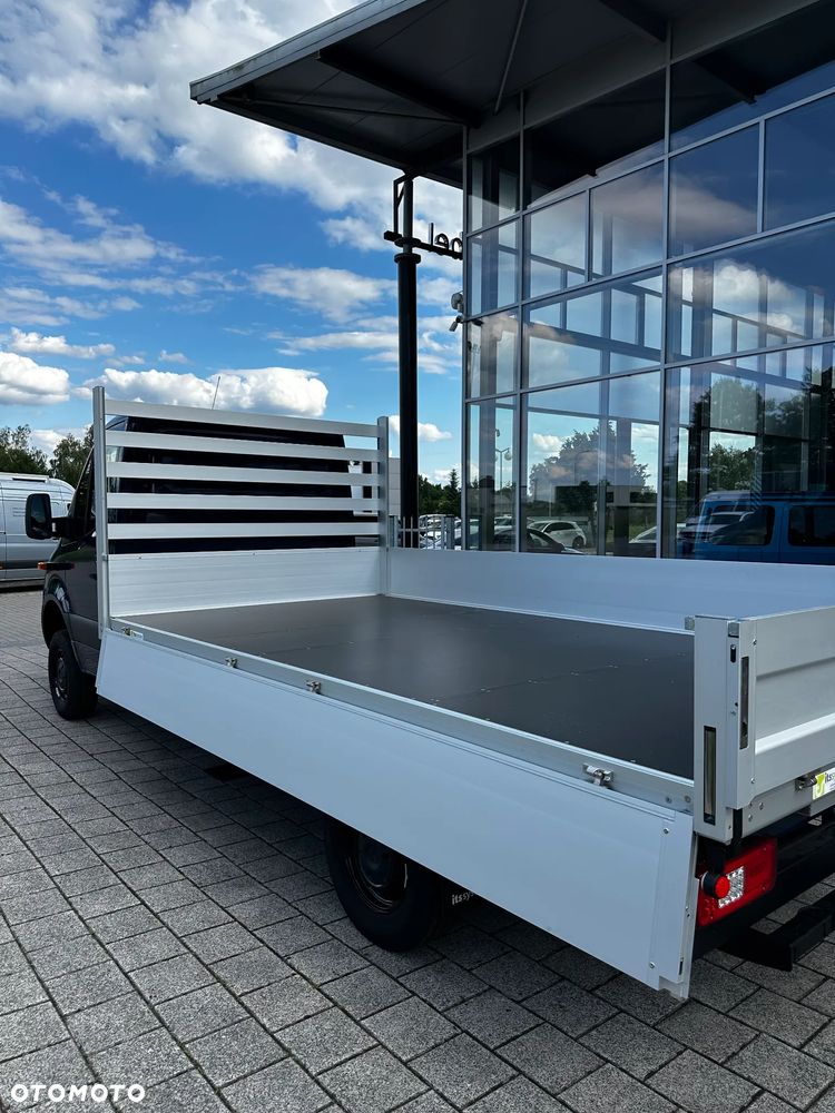 Mercedes-Benz Sprinter - 33