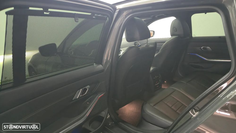 BMW 318 d Pack Desportivo M Auto - 29