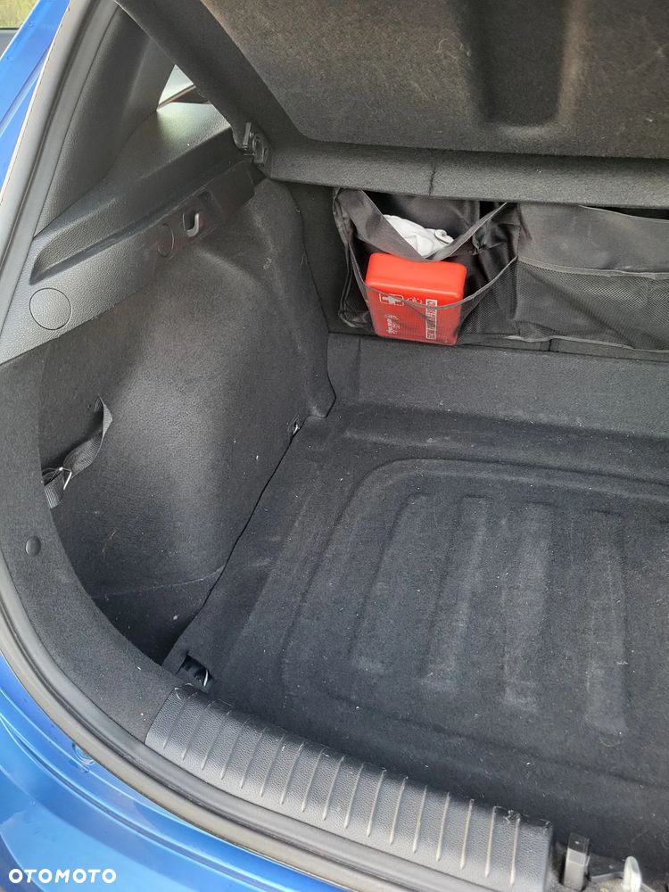 Kia Ceed - 27