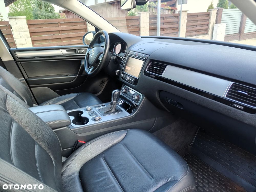 Volkswagen Touareg 3.0 V6 TDI BMT Perfectline R-Style - 25