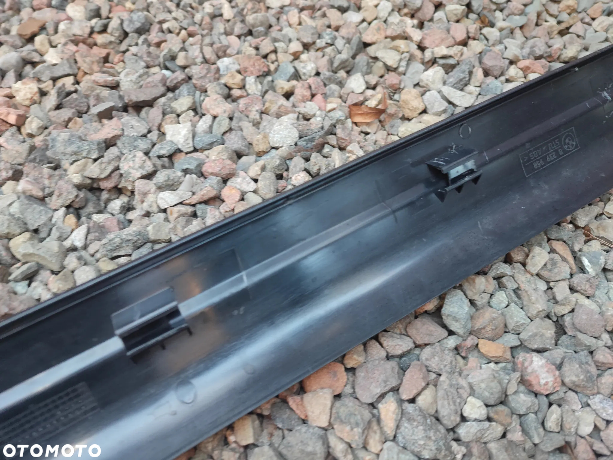 BMW E46 COUPE / M3 / ORYGINALNE LISTWA MASKUJĄCA PROGU WEWNĘTRZNA LEWA / PRAWA / CZARNA ( OSŁONA KRAWĘDZI / USZCZELKI  ) O NR. 51 47 8 239 960 /  51 47 8 239 959 OEM W BARDZO DOBRYM STANIE - 17