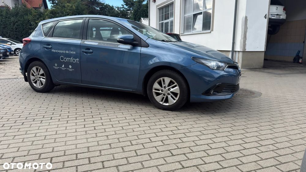 Toyota Auris Hybrid 135 Prestige - 6