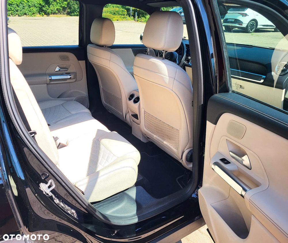 Mercedes-Benz GLB 200 4-Matic AMG Line 8G-DCT - 19