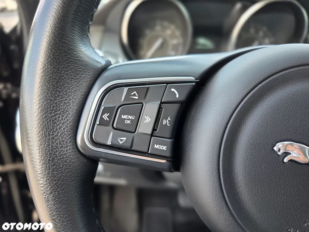 Jaguar E-Pace 2.0 i4P AWD R-Dynamic SE - 19