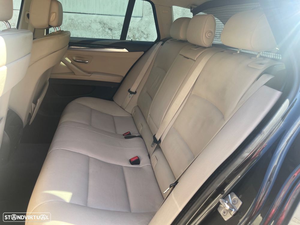BMW 525 d Exclusive Auto - 10