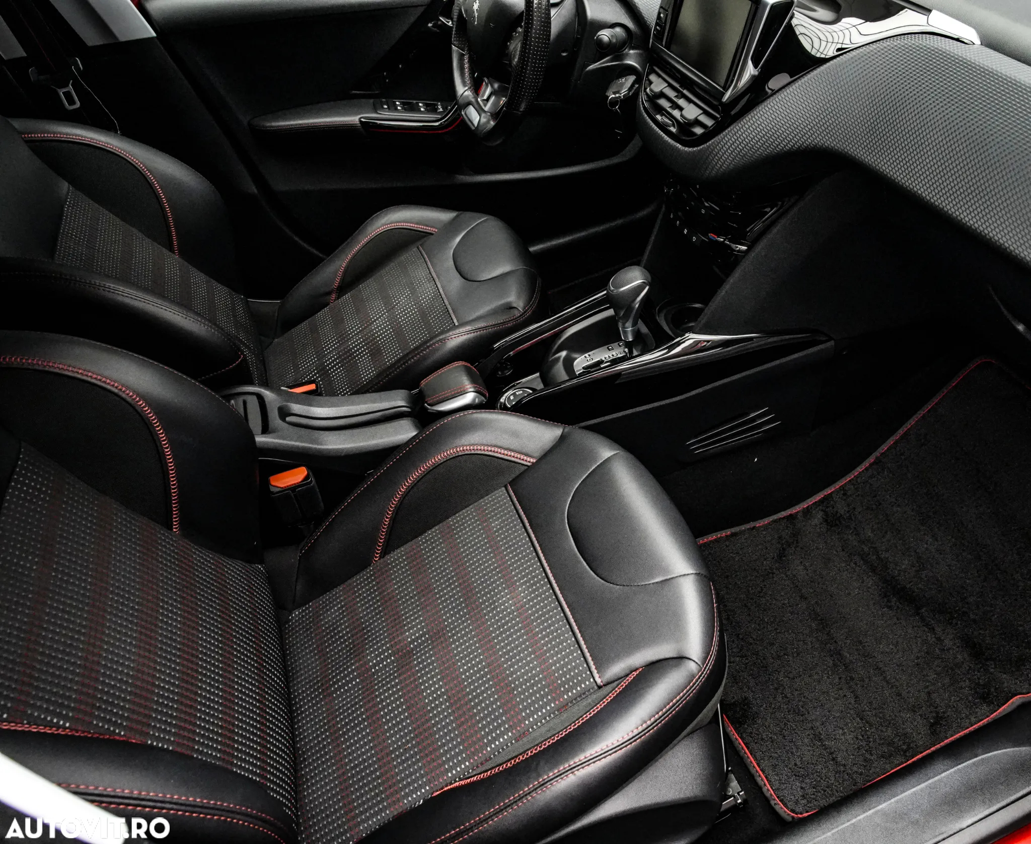 Peugeot 2008 1.2 PureTech Turbo EAT6 S&S Allure - 12