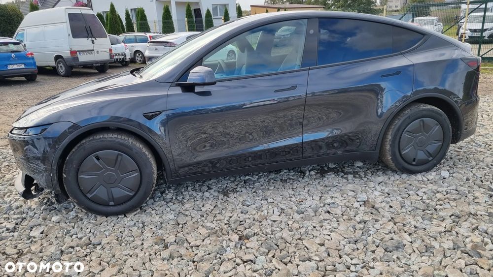Tesla Model Y Standard - 9