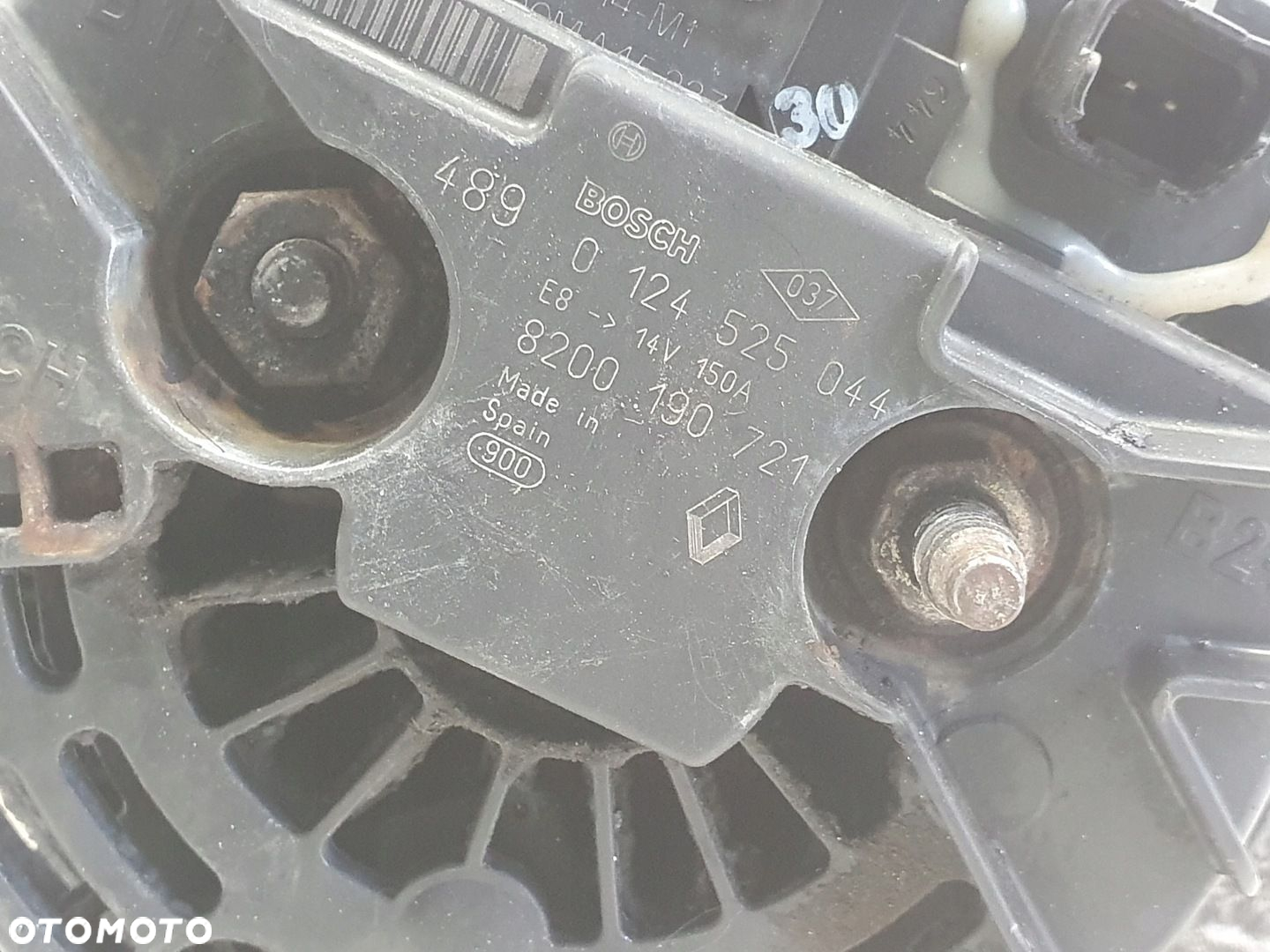 Renault Master II 2.5 DCI ALTERNATOR 0124525044 150A bosch - 2