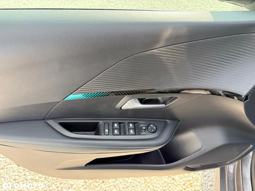 Peugeot 208 PureTech 100 Allure - 19