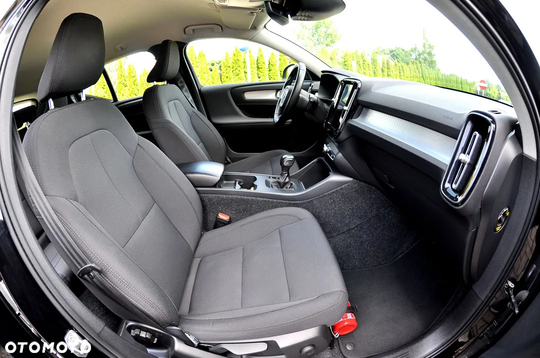Volvo XC 40 T3 Momentum Pro - 20