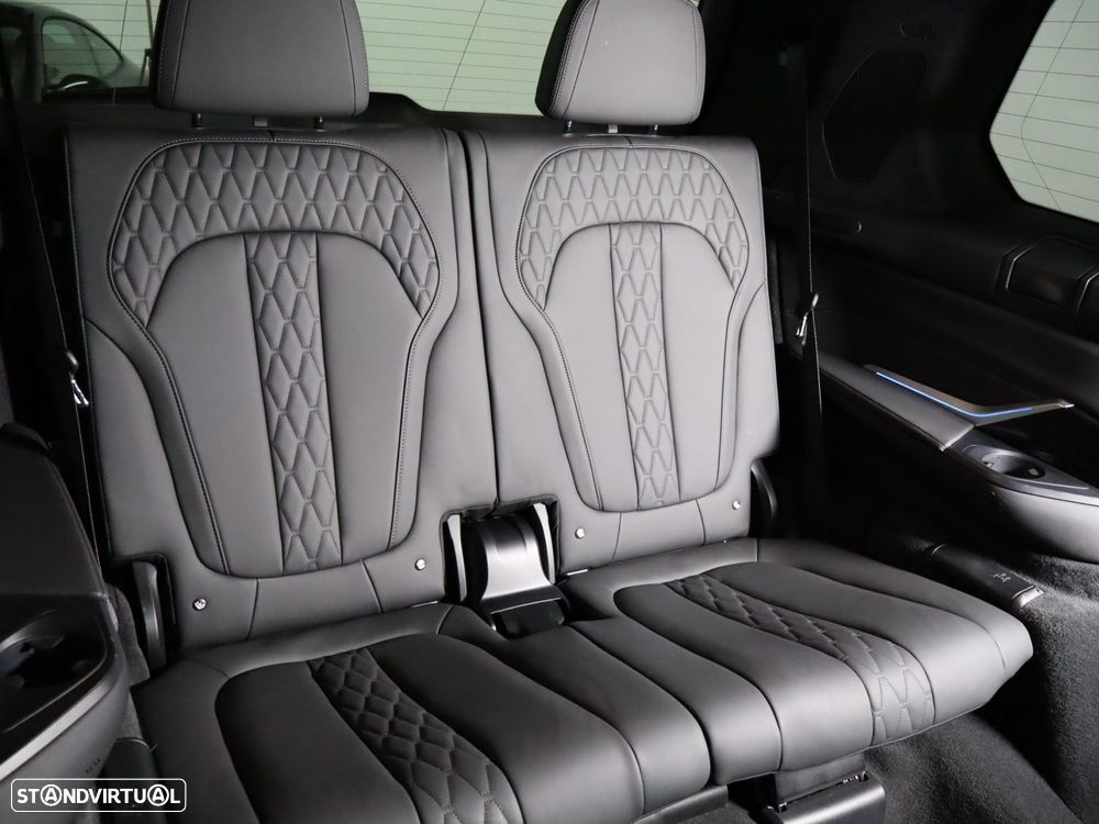 BMW X7 40 d xDrive Pack M Desportivo - 14