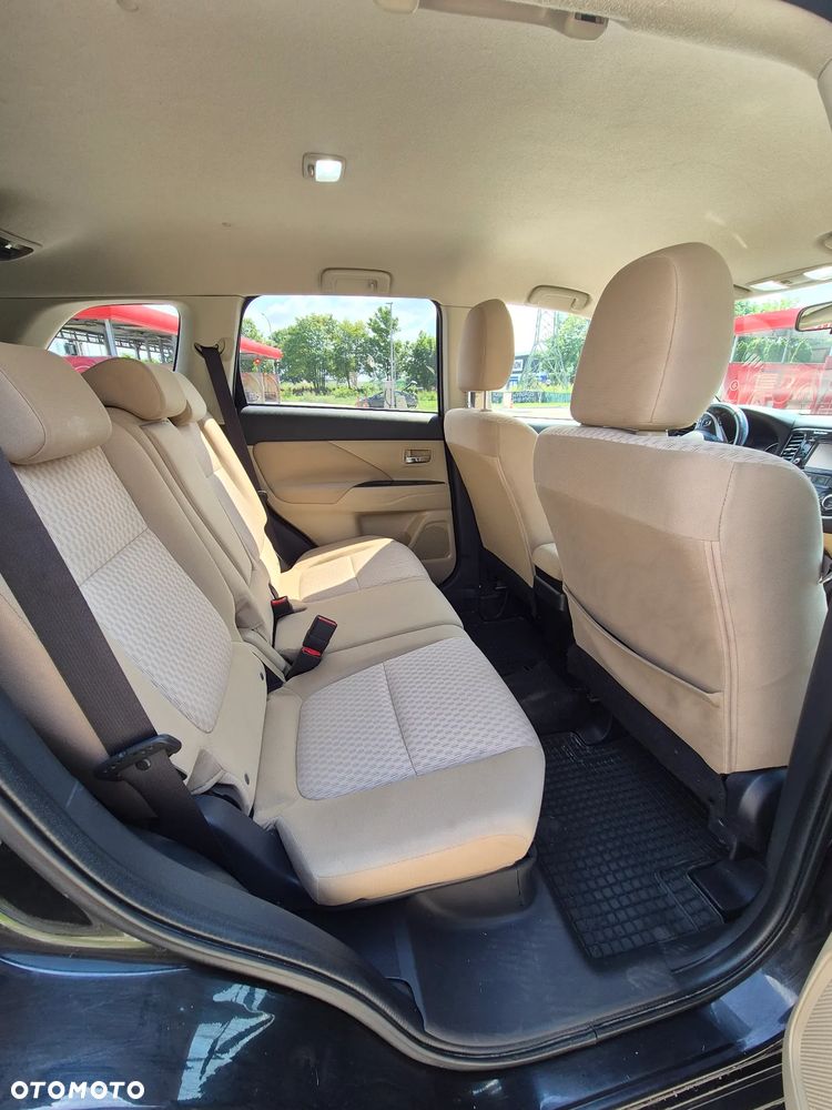 Mitsubishi Outlander 2.0 Intense - 13