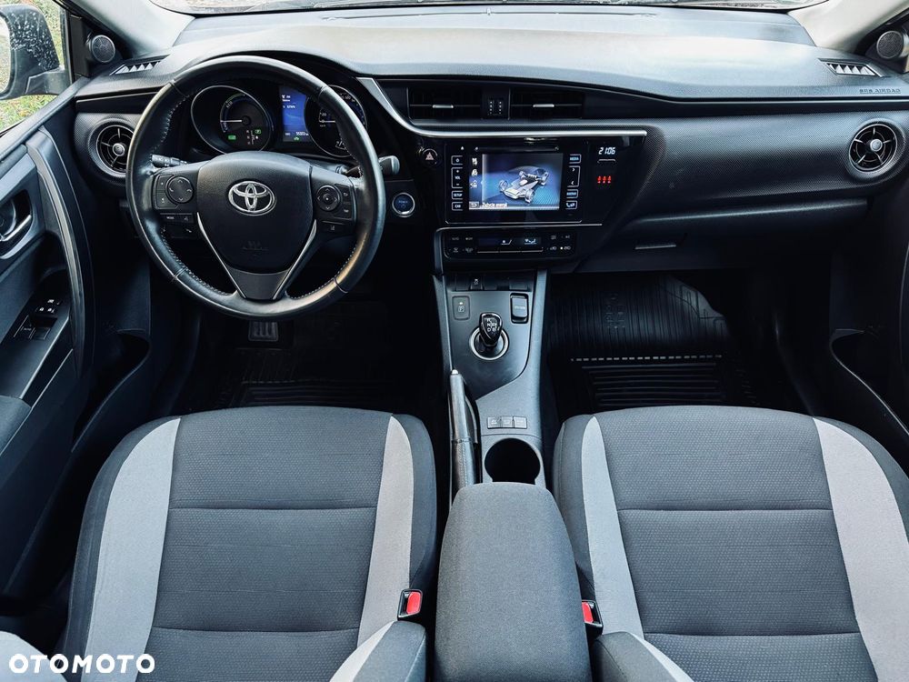 Toyota Auris Hybrid 135 Dynamic - 38