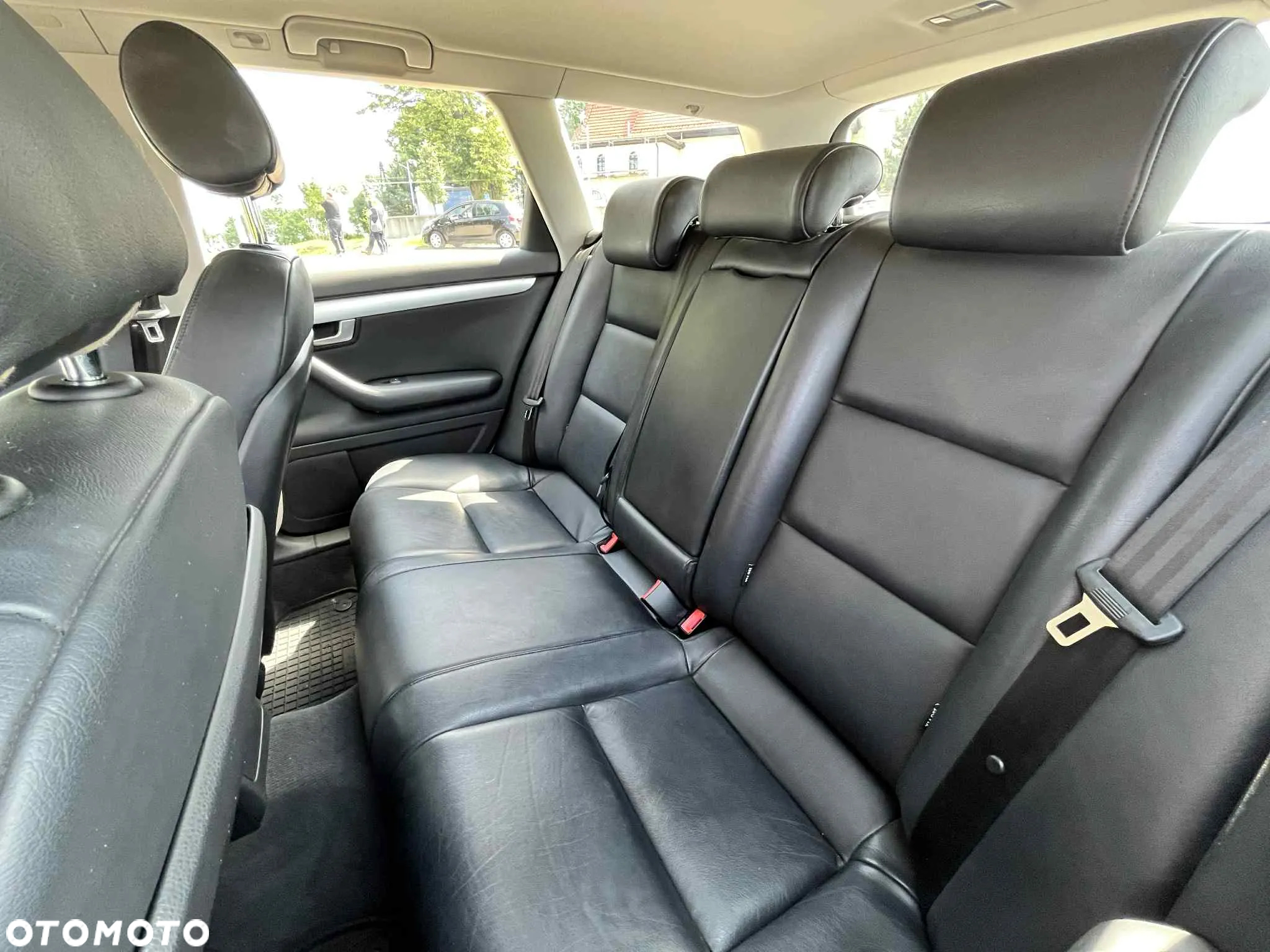 Audi A4 Avant 2.0 TDI - 14