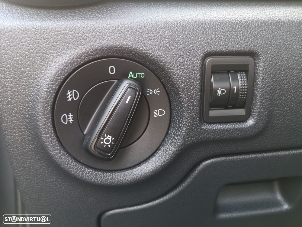 Skoda Fabia 1.0 TSI First Edition DSG - 32