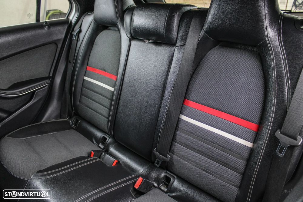 Mercedes-Benz A 180 CDI (BlueEFFICIENCY) Urban - 11