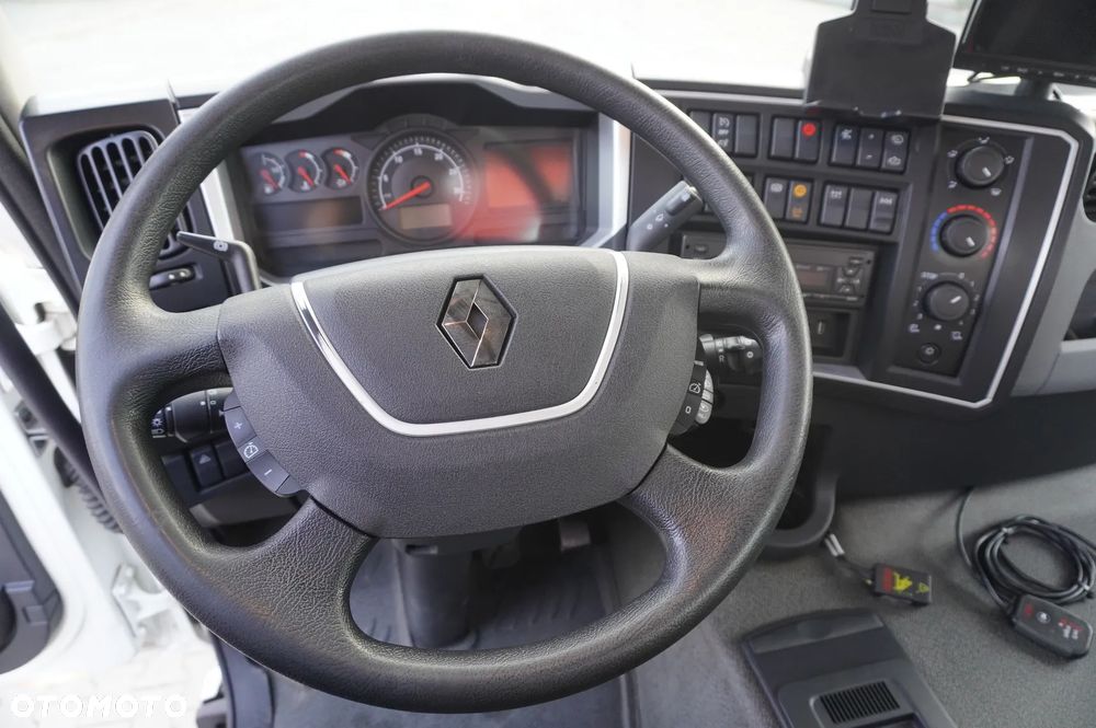 Renault C320 P4x2 E6 / HDS Fassi 5,6 t / Zasięg 8 m / Platforma 15 EPAL - 28